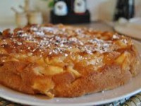 Рецепт пирога манника с яблоками на сметане.