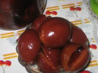 Маринованные сливы с чесноком на зиму