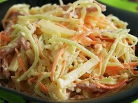 Салат из редьки с яйцом, ветчиной и сыром