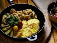Фрикасе из курицы с грибами – простое, но очень вкусное блюдо французской кухни