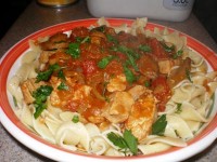 Гуляш из курицы в мультиварке