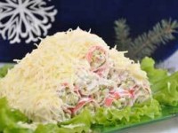 Новогодний салат из крабовых палочек Домик в снегу