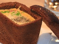 Суп с беконом в горшочке из хлеба – полезно и вкусно