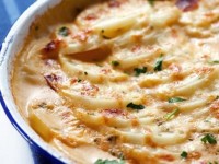 Запеченный картофель по-французски – вкуснейшая палочка-выручалочка