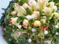 Праздничный салат с ветчиной и овощами Весенний букет