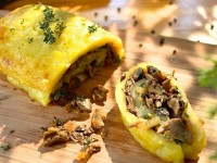 Картофельный рулет с грибами и овощами – готовим в пост!