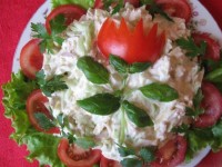 Салат с куриным филе и овощами. Салат на 8 Марта