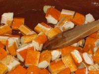 Жареные крабовые палочки с чесноком – рецепт на все случаи жизни