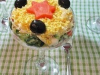 Салат с тунцом и овощами по-американски