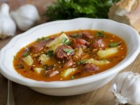 Острый суп с охотничьими колбасками – рецепт испанской кухни