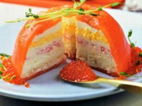 Слоеный закусочный торт. Торт из морепродуктов на желатине
