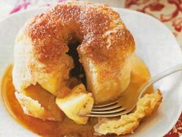 Вкусные булочки с яблоками. Яблоки в тесте