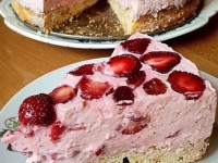 Творожный торт с клубникой