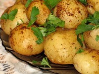 Молодая картошка в духовке с зеленью