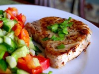 Стейк из красной рыбы. В придачу гарнир с овощами!