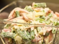Салат с мясом и стручковой фасолью