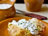 Картофель в духовке с селедочным соусом