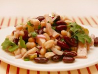 Салат с фасолью и мясом