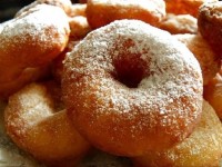 Пончики с яблоками. Пончики на молоке