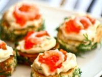 Мини бутерброды с икрой и креветками. Горячие бутерброды