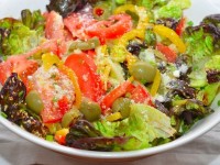 Овощной салат с пармезаном и лимонной заправкой