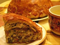 Курник из слоеного теста – сытное старорусское блюдо