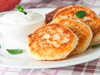 Сырники с морковью и яблоками. Старорусские золотистые сырники