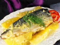 Запеченная скумбрия с овощами и сыром. Рыба в духовке
