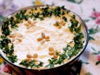 Салат с сыром, свеклой, орехами – отличное блюдо в пост!