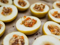 Яблоки в духовке с орехами и сухофруктами – фантастический вкус плюс польза!
