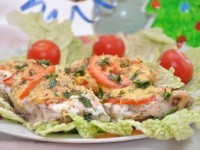 Запеченная рыба с помидорами и сыром