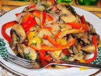 Салат с грибами и овощами по греческому рецепту