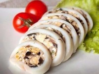 Фаршированные кальмары с грибами и сыром