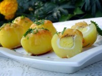 Картофель в духовке с сюрпризом