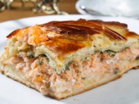 Пирог с рисом и красной рыбой – старорусская кухня