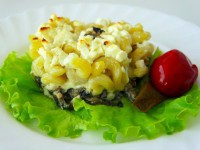 Запеканка с макаронами, грибами, сыром