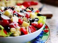 Салат с макаронами по-гречески