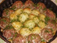 Котлеты с картофелем в томатно-сметанном соусе